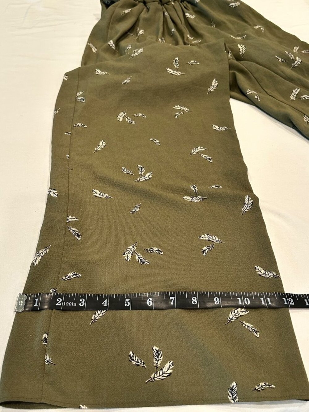 Everly Anthropologie Size S Olive Green Feather Sleeveless V-Neck Jumpsuit - Picture 8 of 10